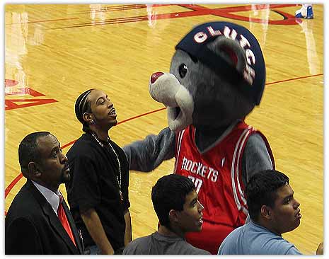 Ludacris making an appearance at the Rockets vs. Mavs game